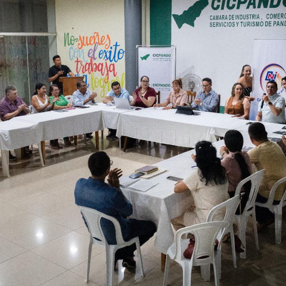 ENCUENTRO CON BANCADA DE PANDO